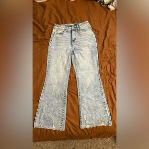 SO Light wash jeans
kick flare
3/26W